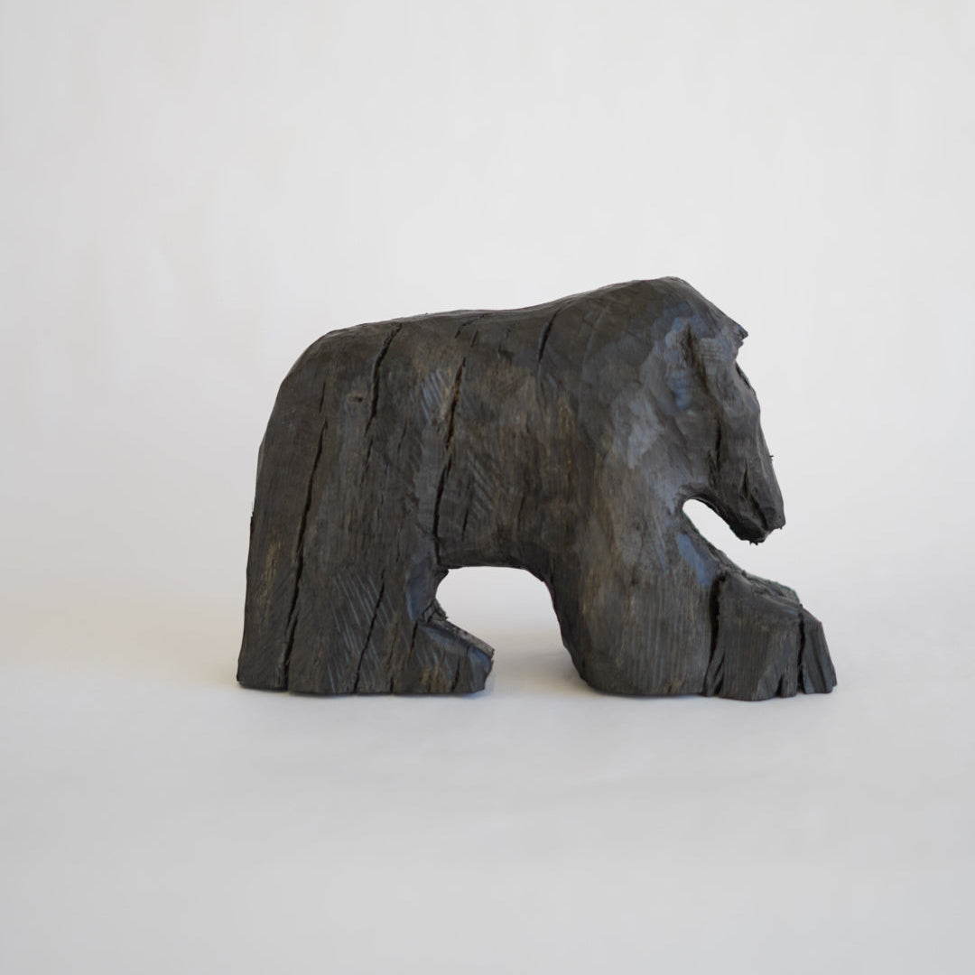 おじさんの木彫熊