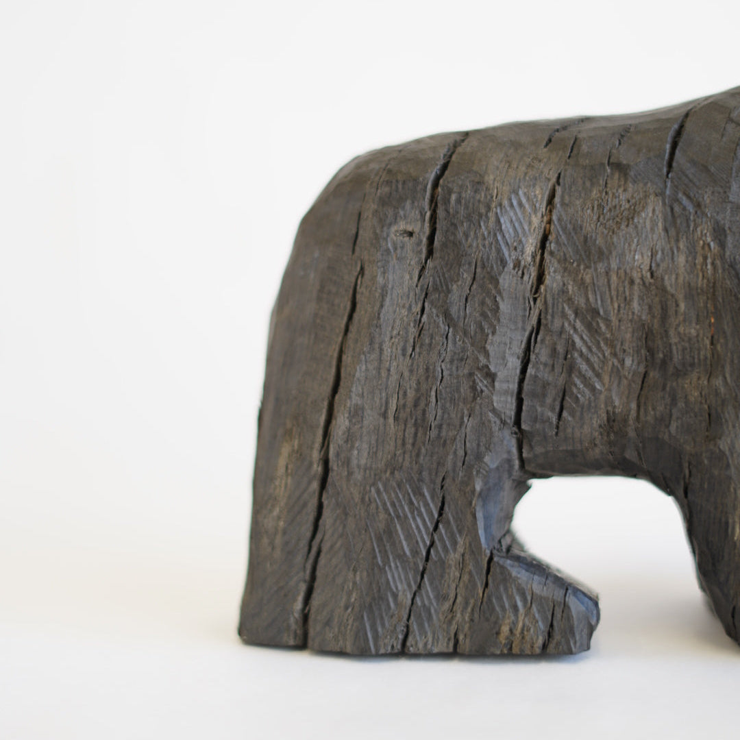 おじさんの木彫熊