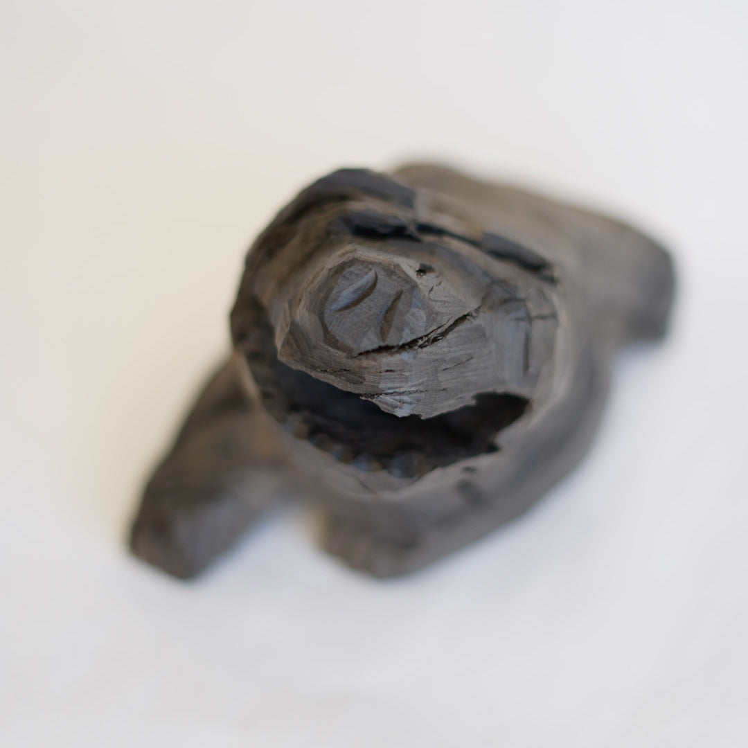 おじさんの木彫熊