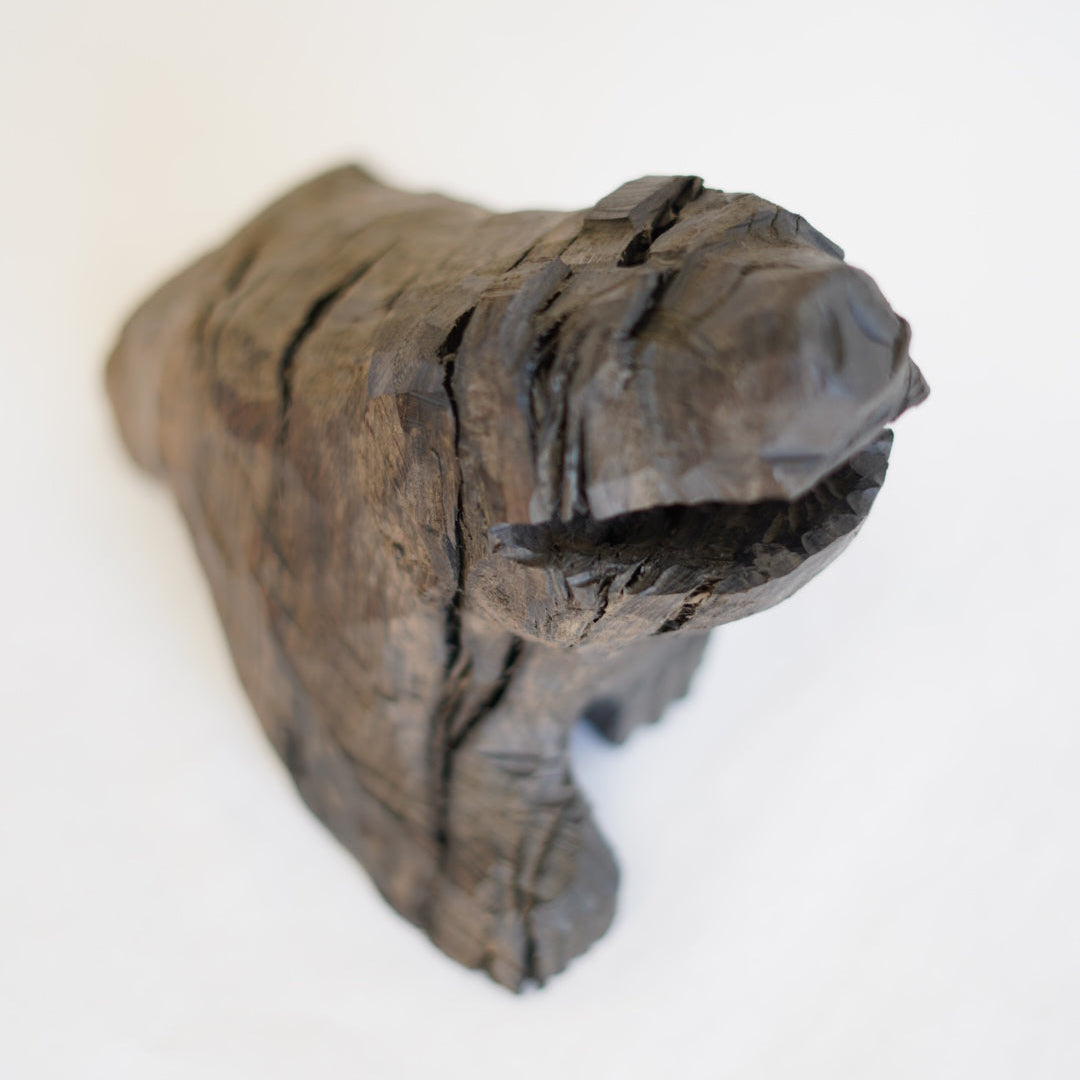 おじさんの木彫熊