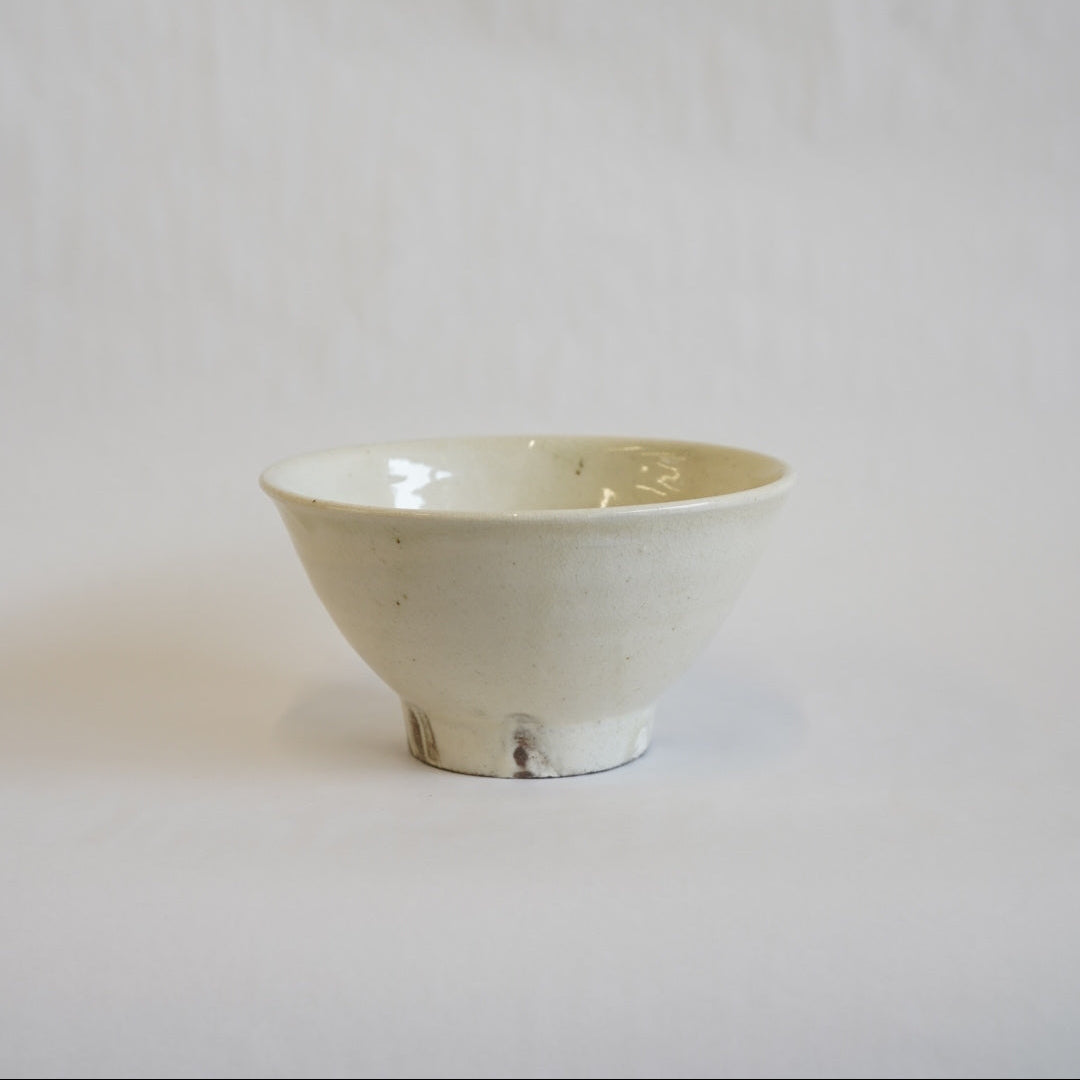 粉引深鉢（高台）
